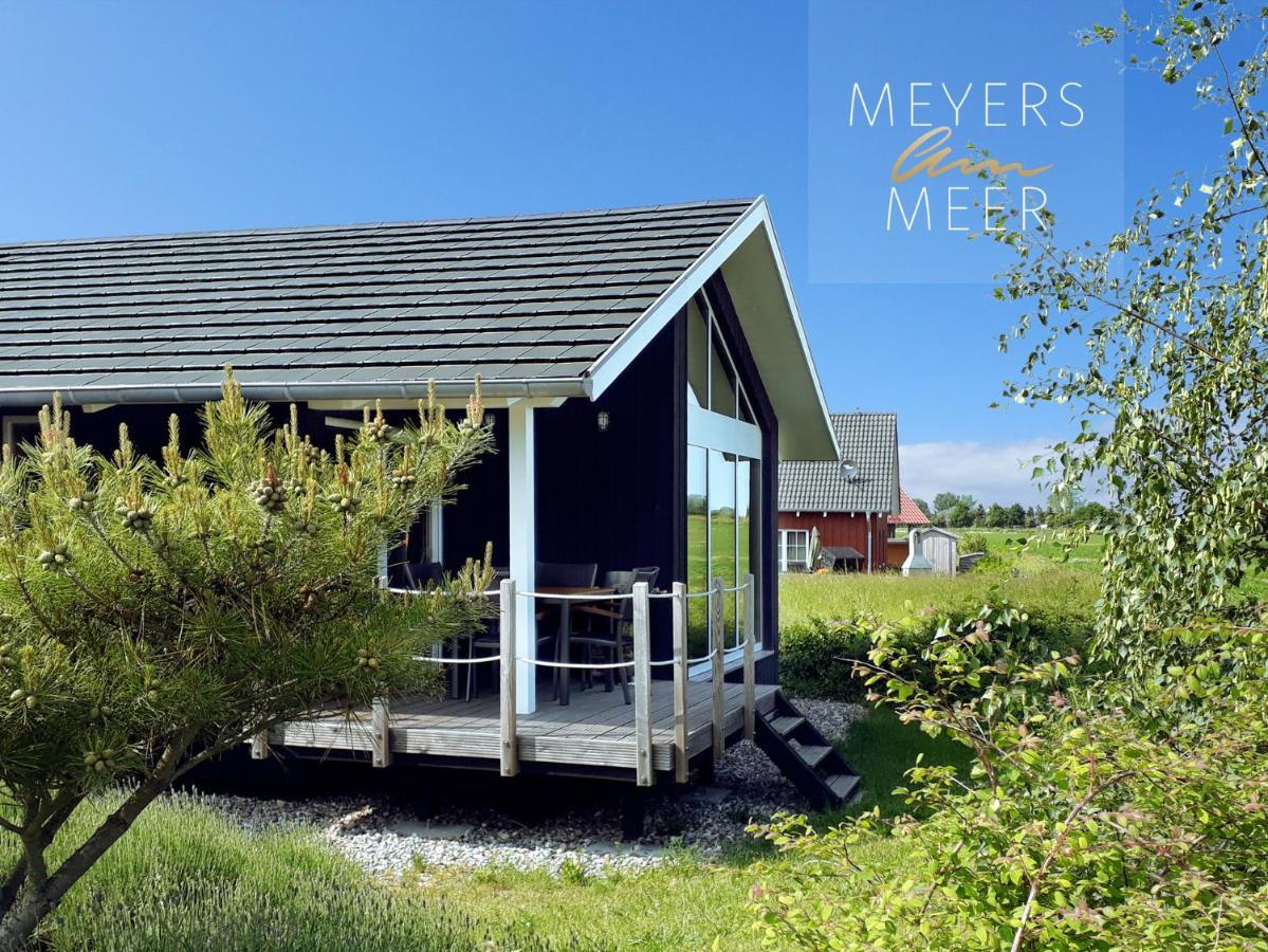 Schwarzes Holzferienhaus Mit Sauna -- Feldrain -- An Der Ostsee, Zierow Bei Wismar, 4-6 Personen Exterior photo